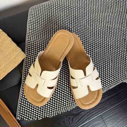 【69元购】度假一字凉拖丨百li同款360+ 夏日半托 海边休闲 商品图2