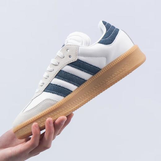 adidas阿迪达斯 男女同款休闲鞋 JQ7440 商品图3