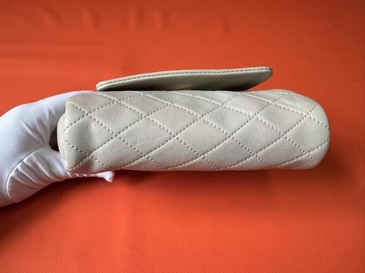 SAINT LAURENT圣罗兰 YSL nolita 古铜色金属配件金属联结字母标志 菱格纹羊皮革 单肩斜挎包 迷你 女款 白色 商品图5