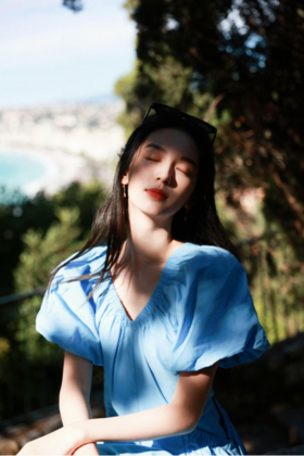 周也同款❗️ 夏日清新感被这件连衣裙狠狠拿捏【明星同款南法假日心型领收腰显瘦气质连衣裙ACTT5719】美呆了💕