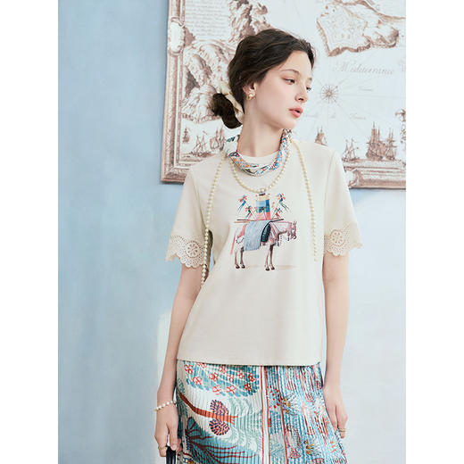 两三事 风苔骑影 2025夏季新款休闲蕾丝拼接短袖印花t恤女宽松 商品图2