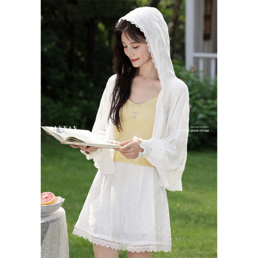 鹿向南「轻氧假日」米白色半身裙女夏刺绣蕾丝拼接小个子高腰短裙 商品图1