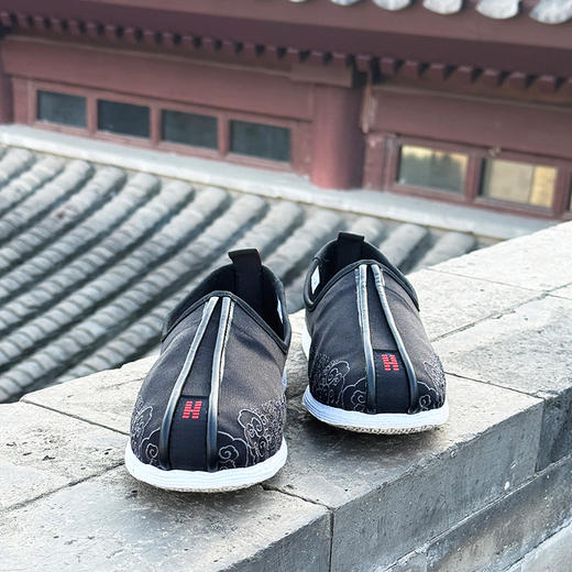 大内联升×武当•内家拳养生功夫系列 威烈典藏版洒鞋WD8552 商品图2