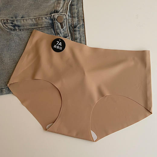 无痕桑蚕丝 【轻奢法式风✨】7A级桑蚕丝冰丝内裤，无痕贴合不闷热💨，速干舒适少女感满满💕！ 商品图9