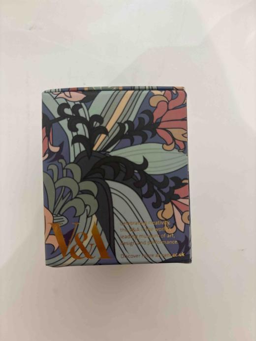 V&A博物馆工艺美术大师系列百合茛苕香氛小蜡烛 商品图0