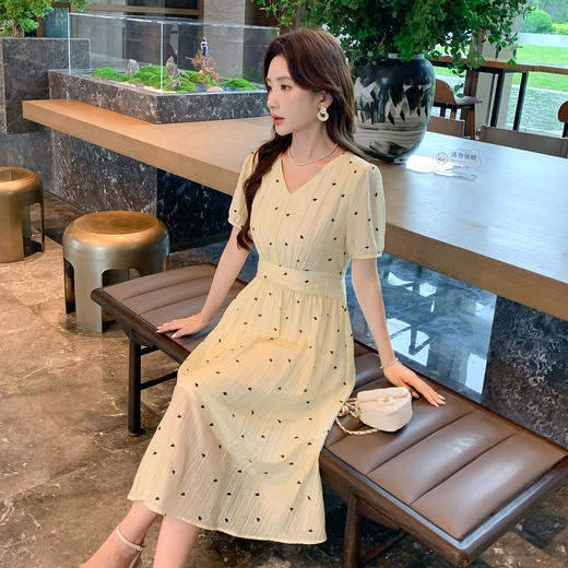 奢姿大码女装2026夏季时尚波点V领连衣裙胖妹妹气质泡泡袖长裙子9952894177 商品图0