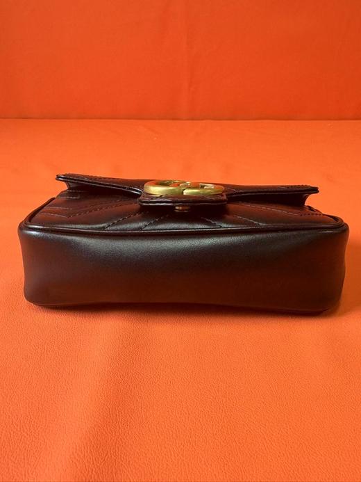 GUCCI古驰 GG Marmont 金色 复古双G徽标配钥匙圈 V型纺缝 皮革牛皮 单肩包斜挎包 超迷你 女款 黑色 商品图5