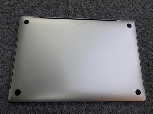 编号4TMD6V-2019款MacBook Pro 16寸，9.5新，配置：i7-六核-2.6GHz/32G内存/512G固盘/4G独显/3K超高清显示屏，官网原价21999元，我们特价仅需3999元 商品图4