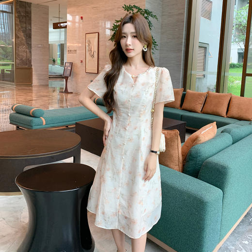 奢姿大码女装2025夏季减龄镂空设计圆领连衣裙胖妹妹时尚碎花裙子9952822232 商品图0