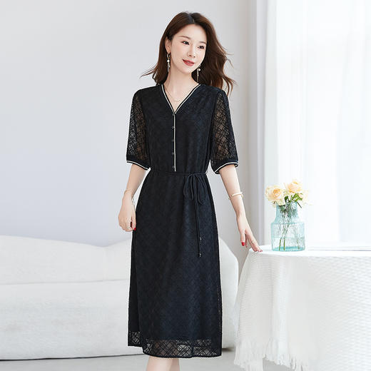 QS-【100%桑蚕丝】轻奢大码V领减龄连衣裙重工绣花真丝连衣裙女1677 商品图0