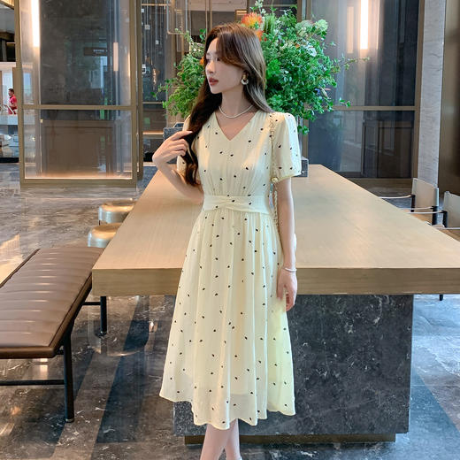 奢姿大码女装2026夏季时尚波点V领连衣裙胖妹妹气质泡泡袖长裙子9952894177 商品图1