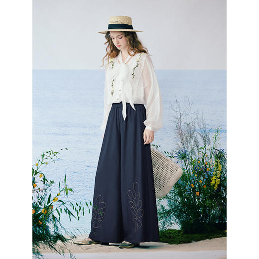 两三事 渊草曳畔 2025夏季新款简约刺绣高腰阔腿裤女宽松休闲裤 商品图3