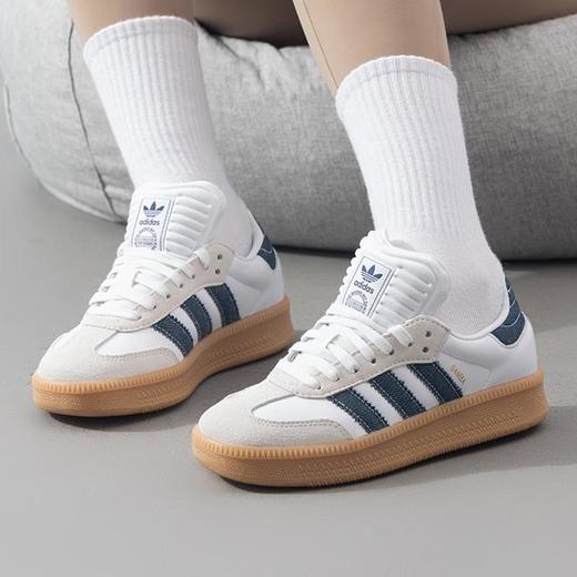 adidas阿迪达斯 男女同款休闲鞋 JQ7440 商品图2