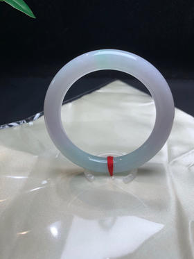 620408，53.2带绿底圆条，底妆细腻干净，局部有绿底色