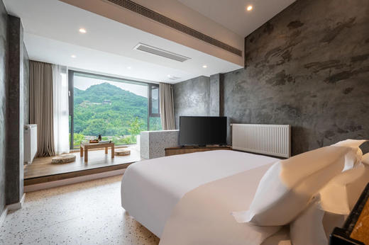 亲子耍水避暑 💦【青城山初见山野酒店】侘寂风绝美私汤酒店
🌊畅泡悬崖无边泳池、星光泳池 商品图6