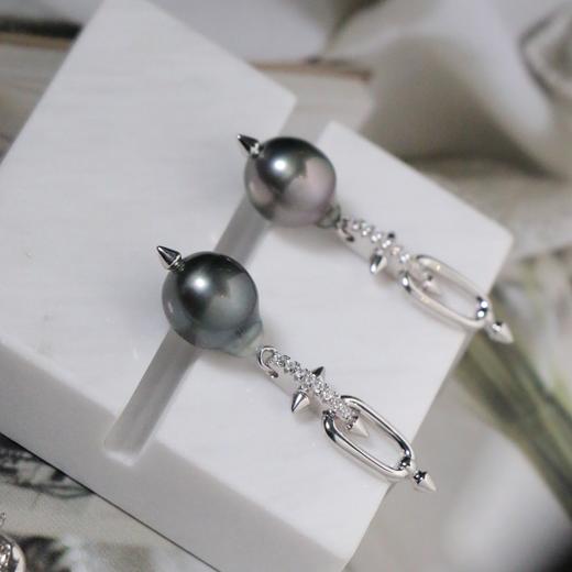 【甄珠贝】设计师款 个性时髦 巴洛克大溪地黑珍珠 耳坠 9-10mm 基本无暇 纯银配件 商品图3
