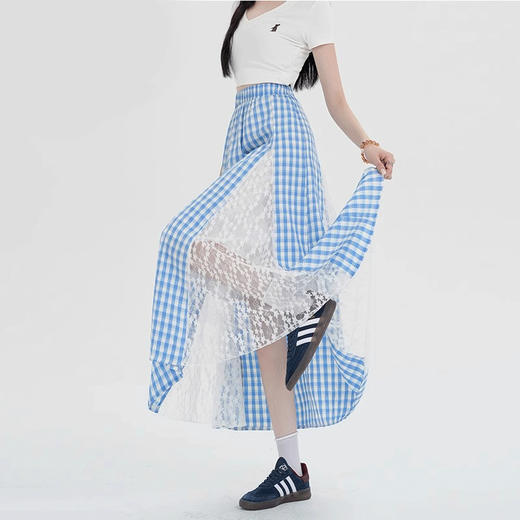 【-5℃直降❗蓝色格子半身裙】简约松紧高腰，修饰腰腹线条，蕾丝拼接更有层次，视觉拉长腿长，显瘦百搭不挑腿型，夏季2025新款蕾丝拼接高腰垂感a字长款大摆伞裙QQ 商品图1