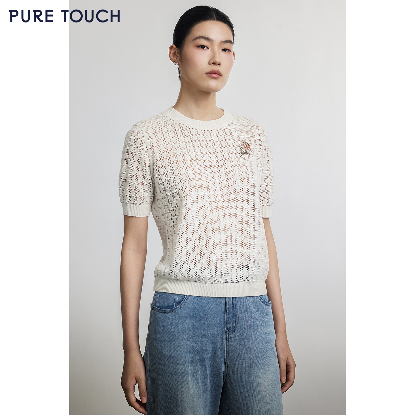PURE TOUCH米白色镂空花纹短袖针织上衣