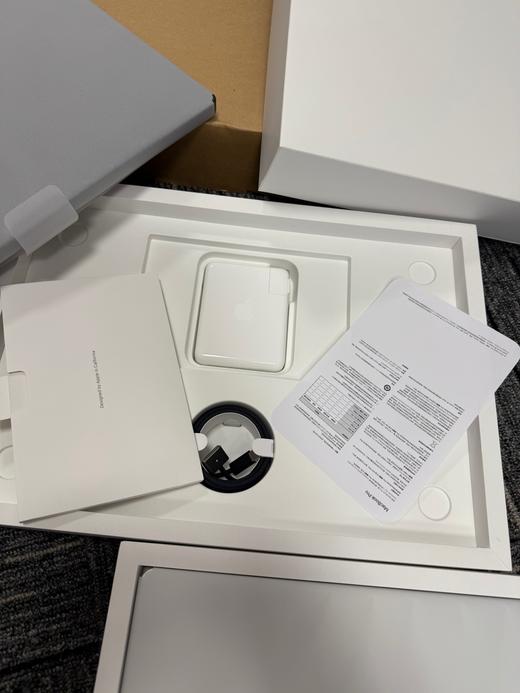 编号KC16M3-2023款-MacBook Pro-16寸笔记本电脑 配置：M3 Pro-12核CPU+18核GPU-18G内存-512G固盘+16寸3K超清屏 价格：10599【官网原价18999 商品图2