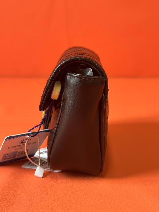 GUCCI古驰 GG Marmont 金色 复古双G徽标配钥匙圈 V型纺缝 皮革牛皮 单肩包斜挎包 超迷你 女款 黑色 商品图4