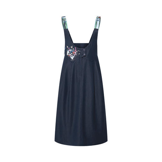 两三事 牧云摇苏 2025夏季新款复古贴布绣印花背带牛仔连衣裙 商品图4