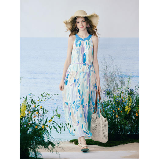 两三事 海屿漫花 2025夏季新款度假风剪纸印花绑带无袖连衣裙长裙 商品图1