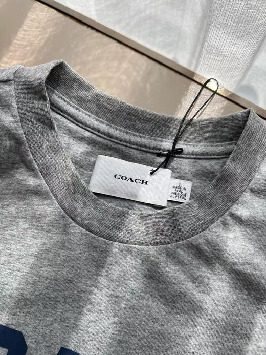 原单正品 Coach 2025新品女款体恤
马车系列真的太经典了！
尺码 S M L 商品图3