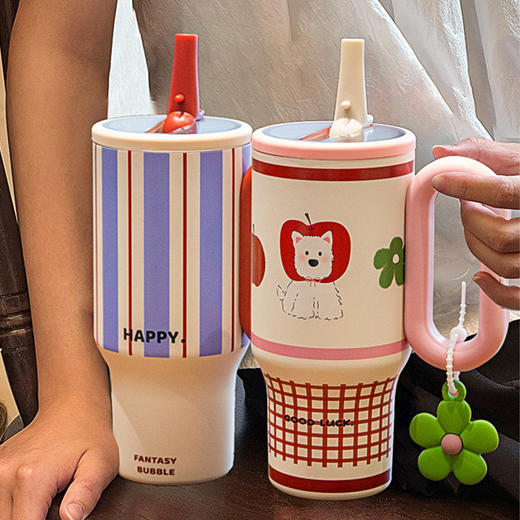 摩登主妇保温杯高颜值女生水杯新款儿童冰霸杯挂件大容量吸管杯子 商品图0