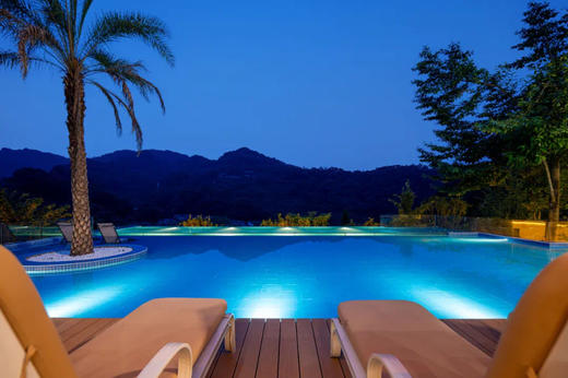 亲子耍水避暑 💦【青城山初见山野酒店】侘寂风绝美私汤酒店
🌊畅泡悬崖无边泳池、星光泳池 商品图2