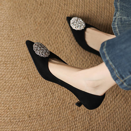 【预售5天】法式黑色低跟鞋女细跟工作鞋职业新款通勤绒面尖头单鞋SP&X1519 商品图3