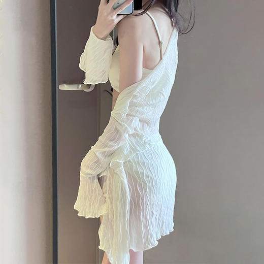 高级感泳衣女比基尼2025新款显瘦保守遮肚四件套性感分体度假温泉 商品图1