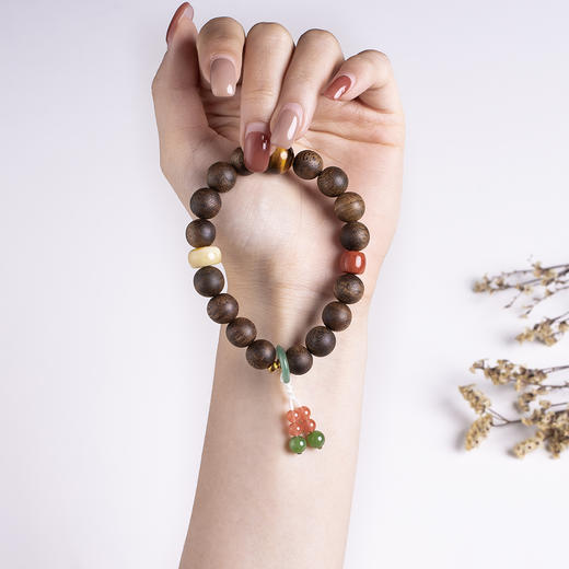 xy0411沉香+南红蜜蜡虎睛石手串 商品图6