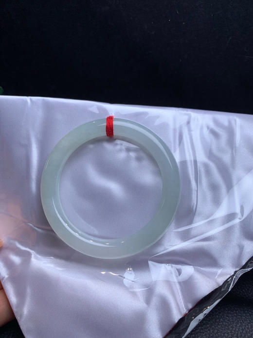 620407，55.8圆条手镯，接近白月光的感觉，干净清新。 商品图4