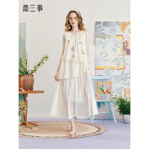 两三事垂云粉町2025夏季新款小清新串珠圆领绣花无袖背心裙连衣裙 商品图0