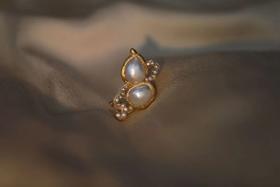 葫芦虽小藏天地，伴我云云万里身