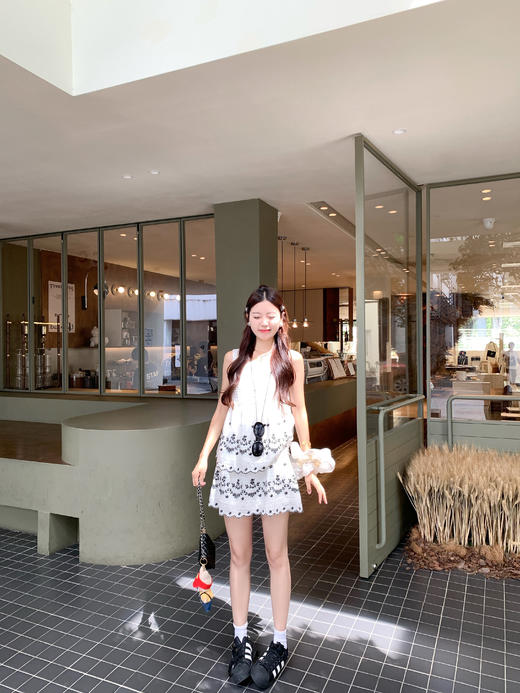 <曾小咸推荐>4.3现货秒杀！微信超特价！法式印花无袖衬衫+半身裙套装 日常279.99 立减120 秒杀159.99！ 商品图5