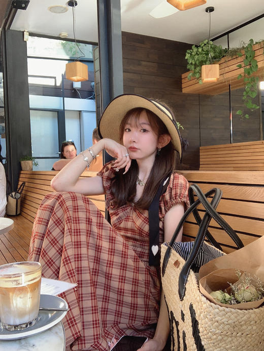 金蘑菇菇 水果篮子 小红裙 /长短款复古耐看v领泡泡袖格子连衣裙 商品图7