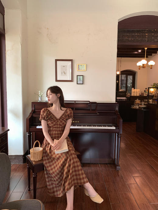 金蘑菇菇 水果篮子 小红裙 /长短款复古耐看v领泡泡袖格子连衣裙 商品图5