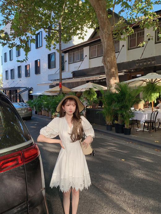 金蘑菇菇 双生 清爽甜系 私服V领高腰茶歇法式连衣裙女小个子短裙 商品图5