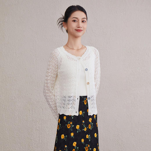 「自」全新升级【铂金会员257/天猫339/差价82】(40440)洛诗琳薄款重工镂空针织开衫2025夏季圆领纯色空调开衫上衣 商品图3