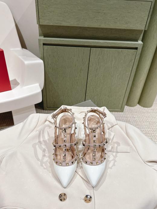 华伦天奴 2024ss  复古工艺金字塔大柳钉扣平底鞋/高跟鞋 双环 （DBG） 商品图3