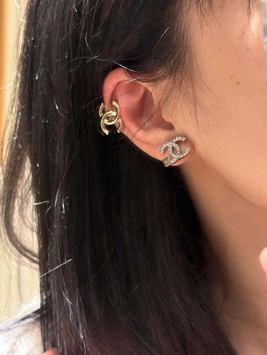 香奈儿 25春夏新款 小黑花双c耳钉 （XTY） 商品图2