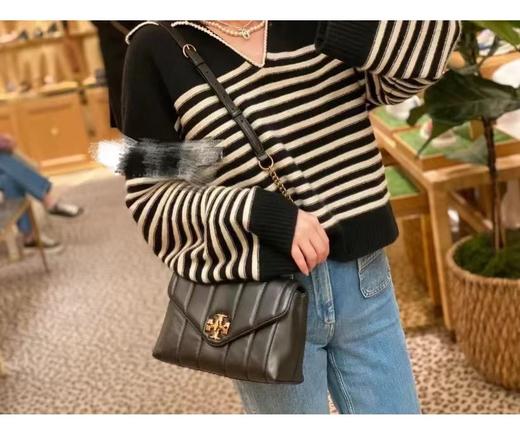 TB 经典Kira 系列邮差包链条包（SS） 商品图8