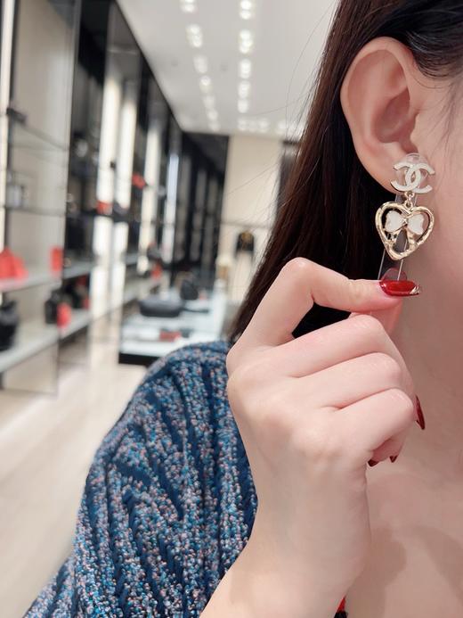 香奈儿双c吊白结爱心耳钉（XTY） 商品图12