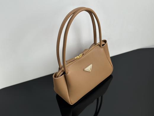 普拉达 今年的最新款单肩包 拿到两个色 绝对原厂的东西（MM） 商品图3