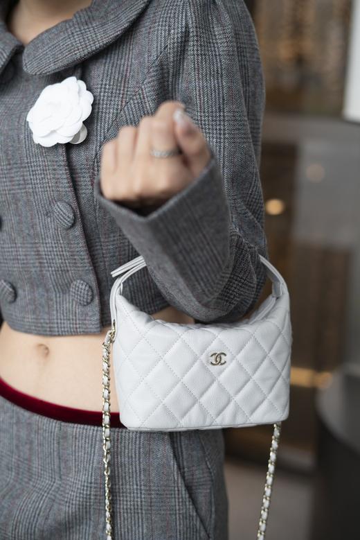 香奈儿 25C hoho 饭盒包浅灰  颜色是淡淡的浅灰色 很特别 绝美呀～（LZ) 商品图4