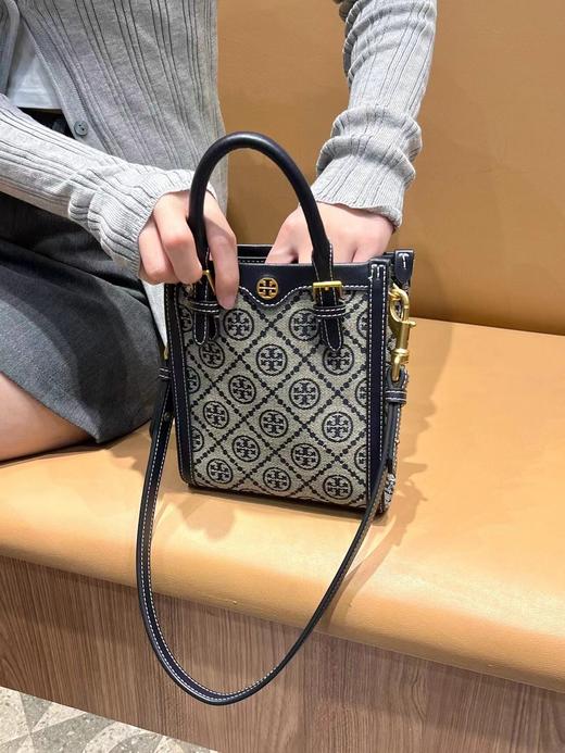TB-MONOGRAM JACQUARD MINI N/S TOTE秋冬新款竖版复古风托特包（SS） 商品图9