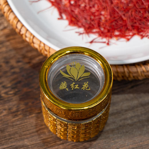 【藏红花】人工采摘 根根只取三花蕊 当季新花 自然晾晒 紧实耐泡 汤色透亮 色香气正 久冲不淡 熬煮味浓 轻奢罐装 送礼佳选 3g/瓶 商品图5