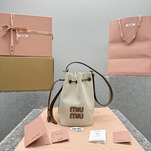 缪缪 24ss 秀款帆布水桶包(MM) 商品图5