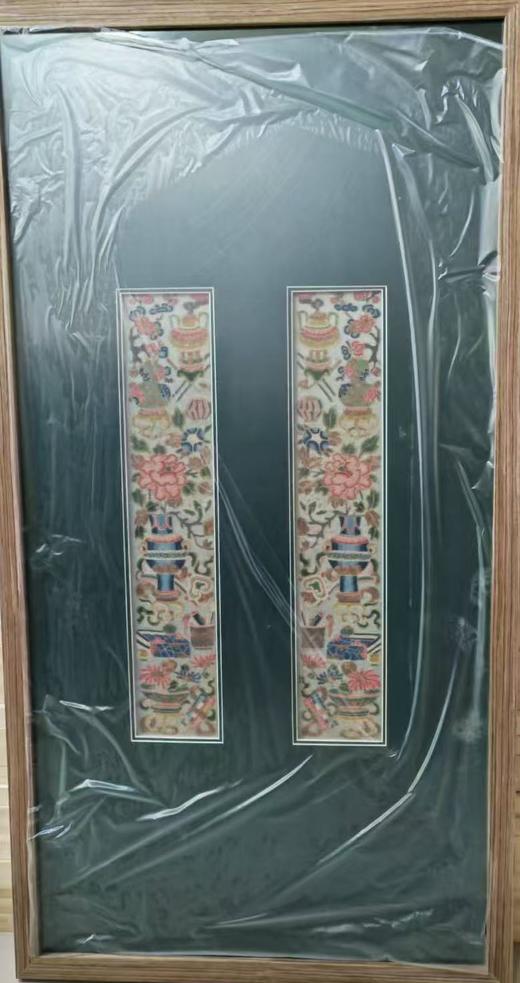 鸭青地五彩绣福禄万代博古图挽袖 商品图0